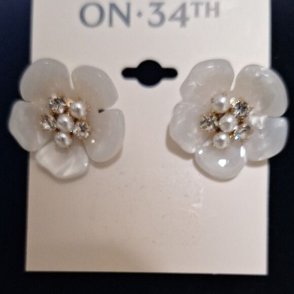 🎁White Floral Earrings With Pearl And Crystal Accents, ON 34TH - Picture 1 of 5